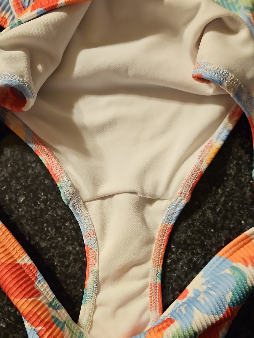 Hollister Ribbes Flower Bikini - Picture 3 of 4